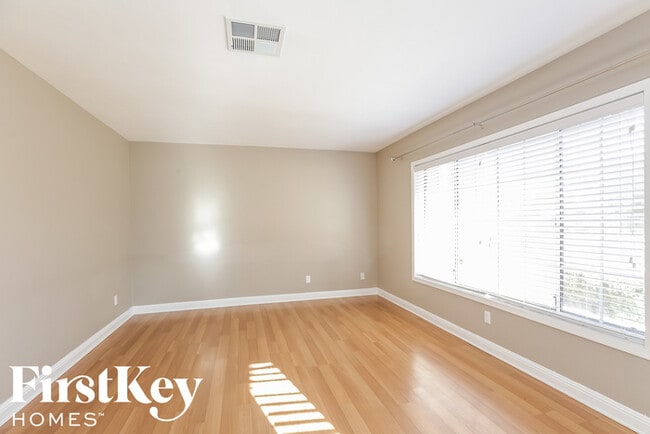 Building Photo - 7366 W Jenan Dr