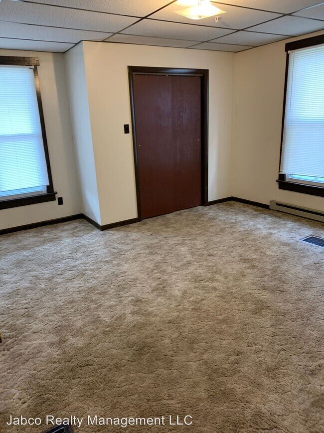 Foto del edificio - 317 W Linn St