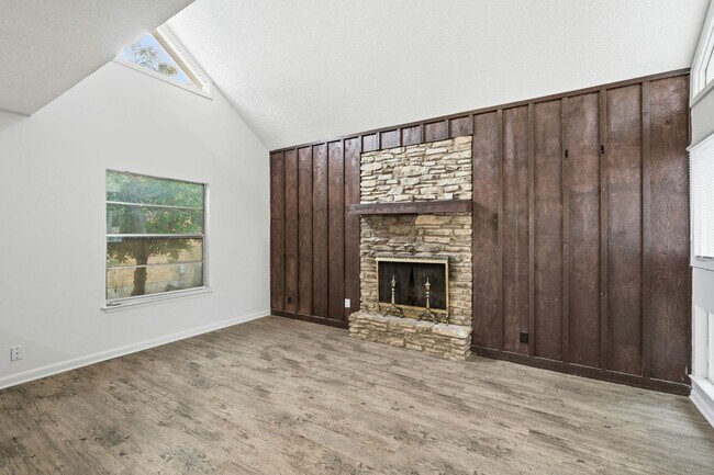 Foto del edificio - 2711 St Edwards Cir