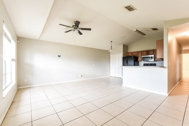Building Photo - 2728 Regency Oak Ln