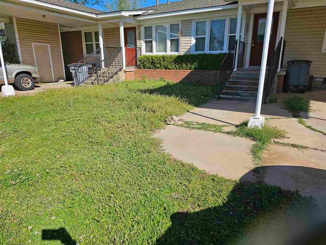 Primary Photo - 2321 NW Denver Ave