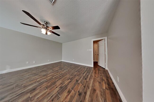 Foto del edificio - 2638 Brookdale Dr