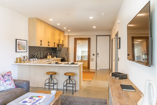 1BR, 1BA - 807SF - Found Lofts