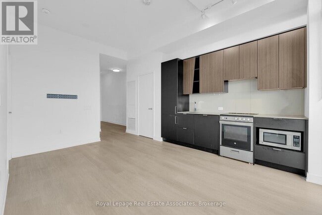 Photo du bâtiment - 3883 Quartz Rd