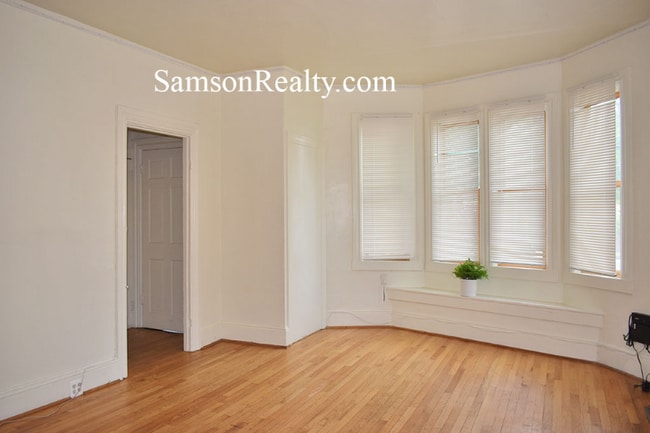 Building Photo - 298 Hope St