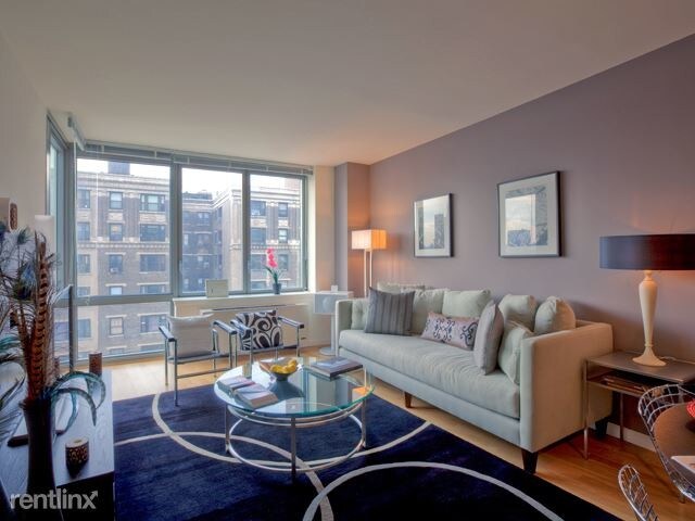 Building Photo - 509 W 110th St