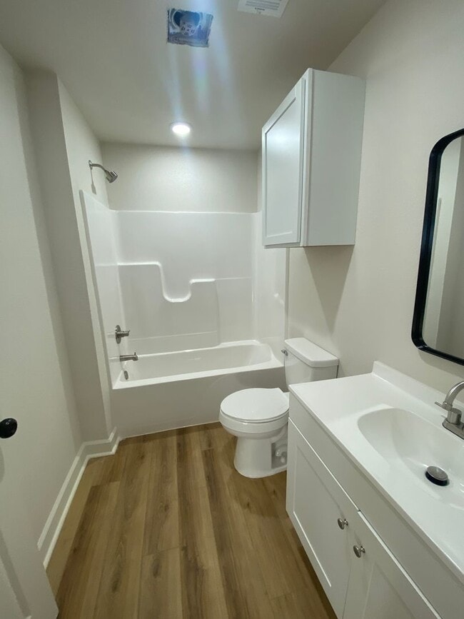 Building Photo - 2110 Clark St