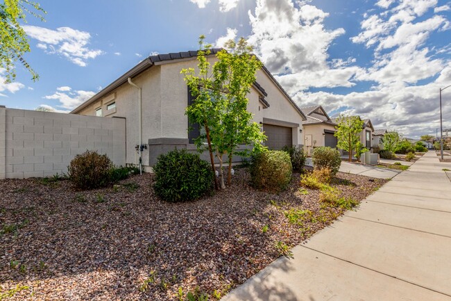 Foto del edificio - BEAUTIFUL 4 bed, 3 bath home in Laveen!!