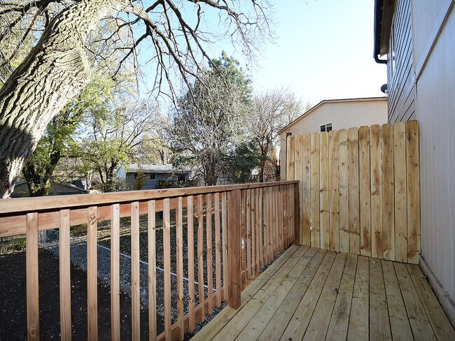Building Photo - 5024 Southwood Cir