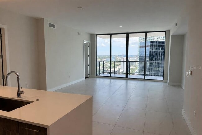 Foto del edificio - 275 1st Ave S