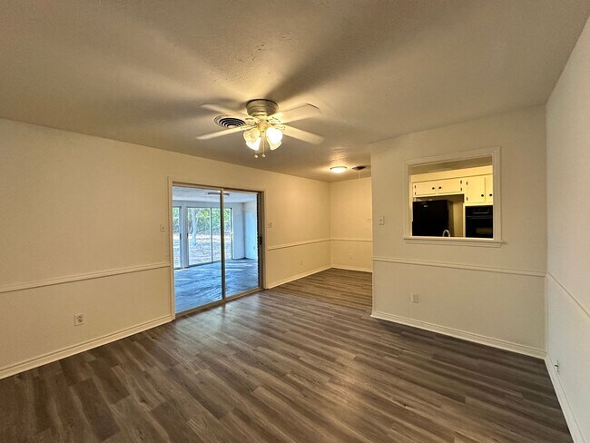 Foto del edificio - Conveniently located home in Greenville Texas!