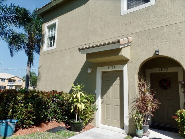 Building Photo - 13123 SW 44th St