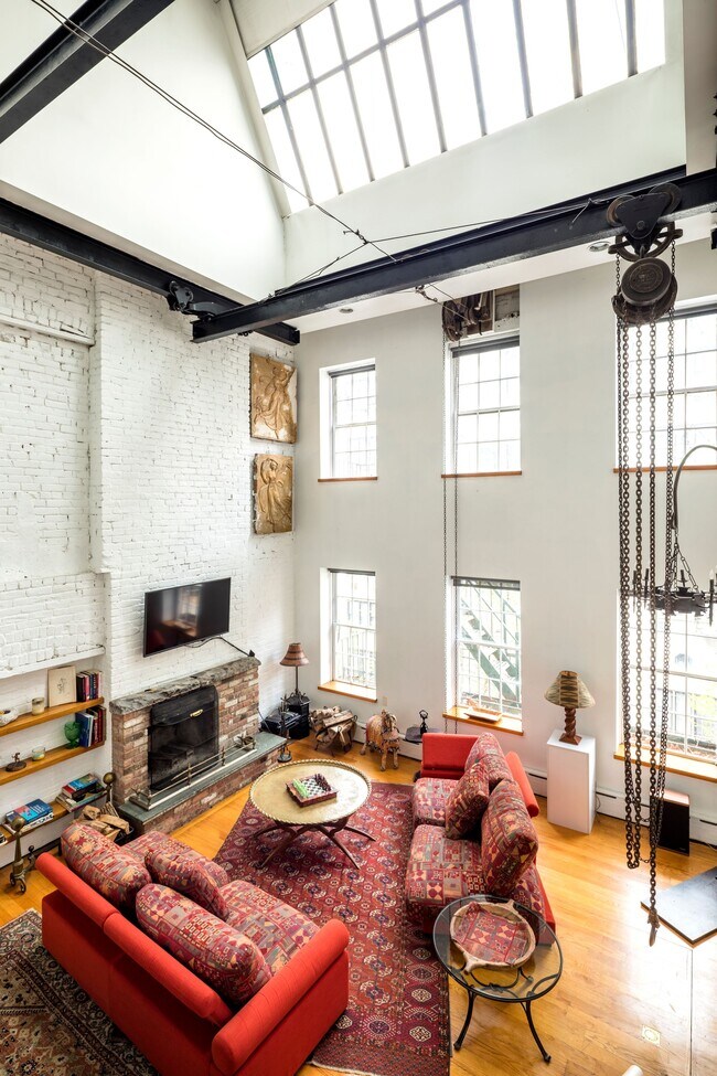 Foto del edificio - 218 E 25th St