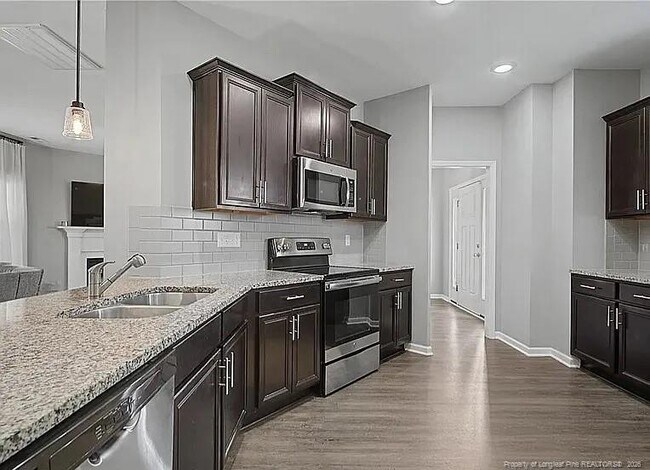 Building Photo - 143 Ledgebrook Ln