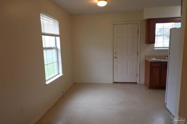 Foto del edificio - 509 Wood Crest Way