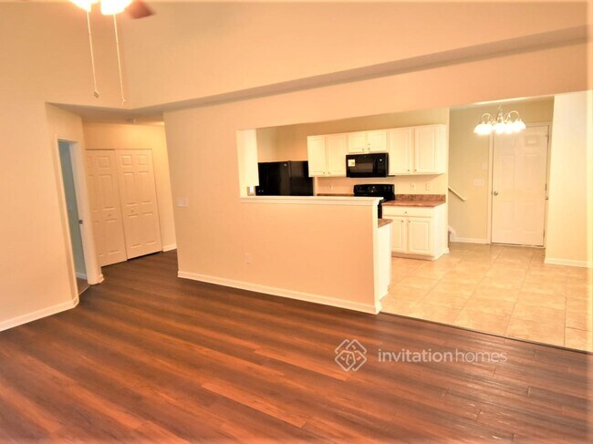 Building Photo - 8802 Laurel Run Dr