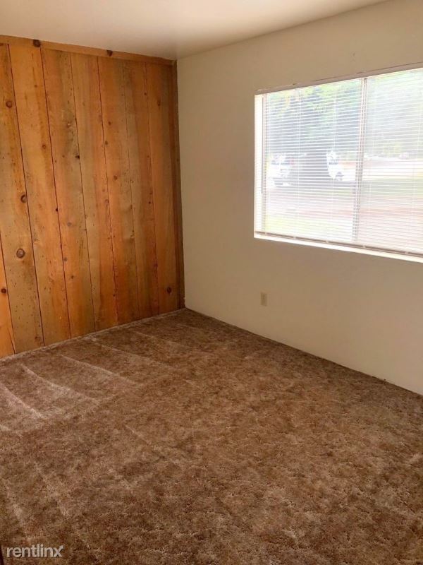 Foto del edificio - 4 br, 2 bath Townhome - 1505 W 3rd St