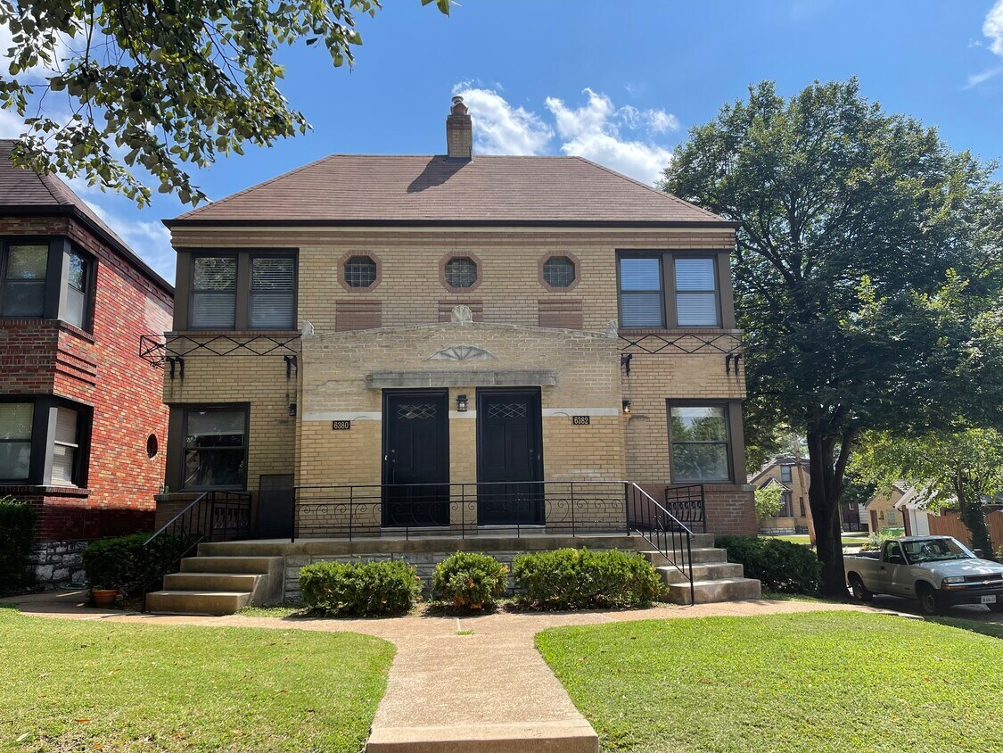 Front of Building - 6380 Bancroft Ave