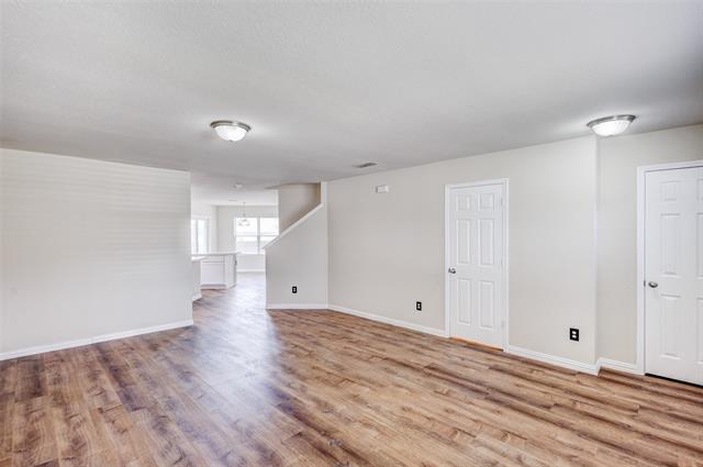 Building Photo - 917 Bloomfield Dr