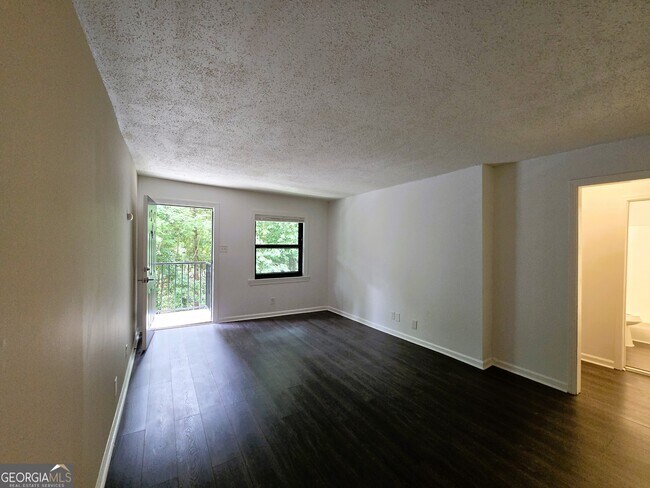 Foto del edificio - 3627 Forrest Park Rd SE