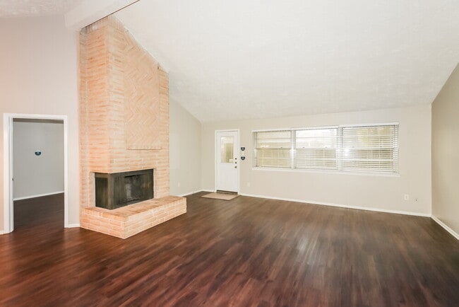 Building Photo - 19402 San Gabriel Dr