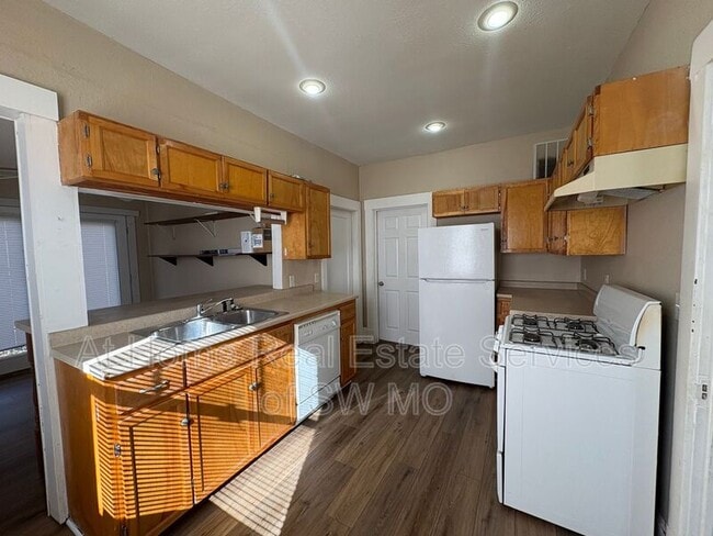 Foto del edificio - 2307 N Franklin Ave