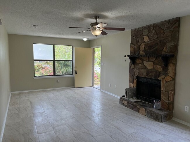 Building Photo - 7810 Deborah Dr