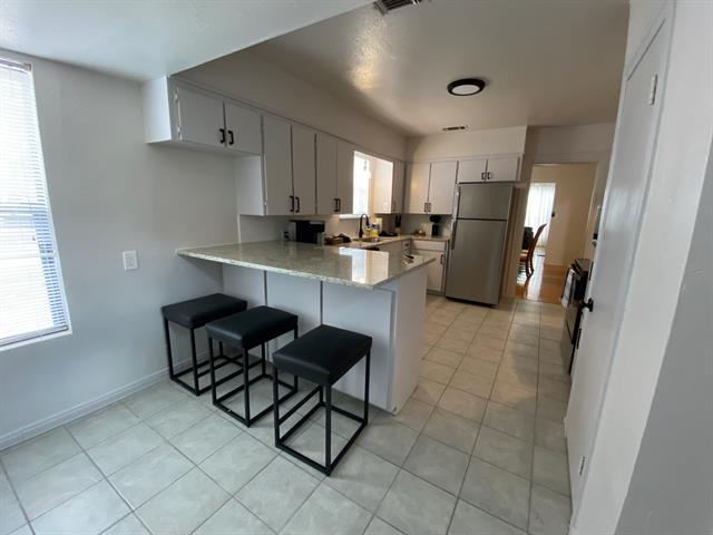 Foto del edificio - 5848 Kenwood Ave