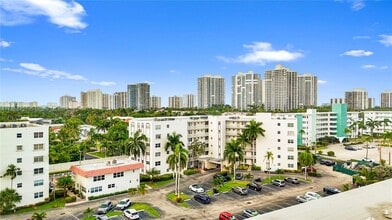 Building Photo - 3181 S Ocean Dr