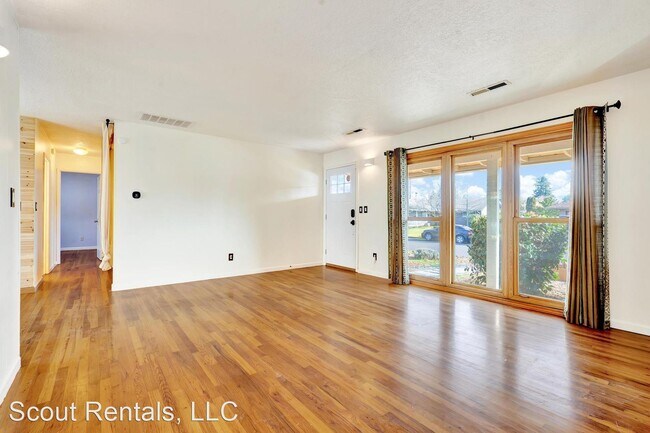 Building Photo - 3 br, 1 bath House - 1611 SE 156th Ave