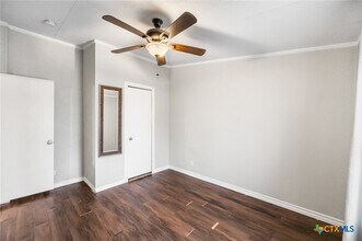 Building Photo - 2676 Pahmeyer Rd