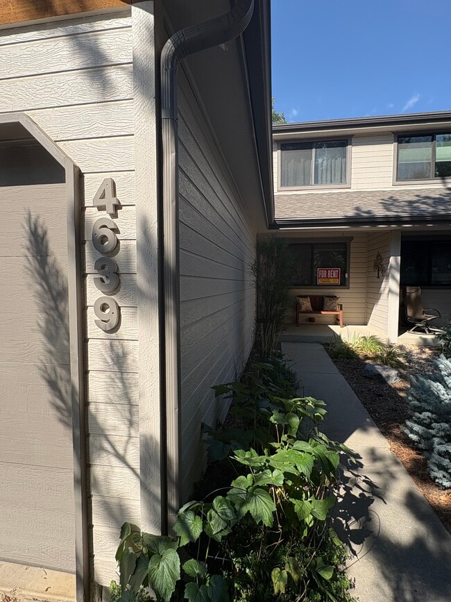 Building Photo - 4639 Burgundy Ln