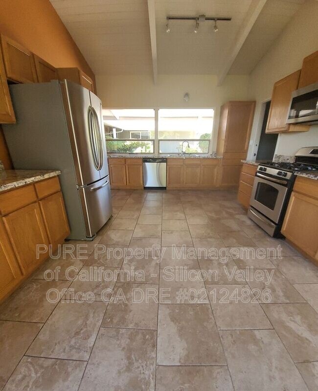 Building Photo - 21224 Saratoga Hills Rd