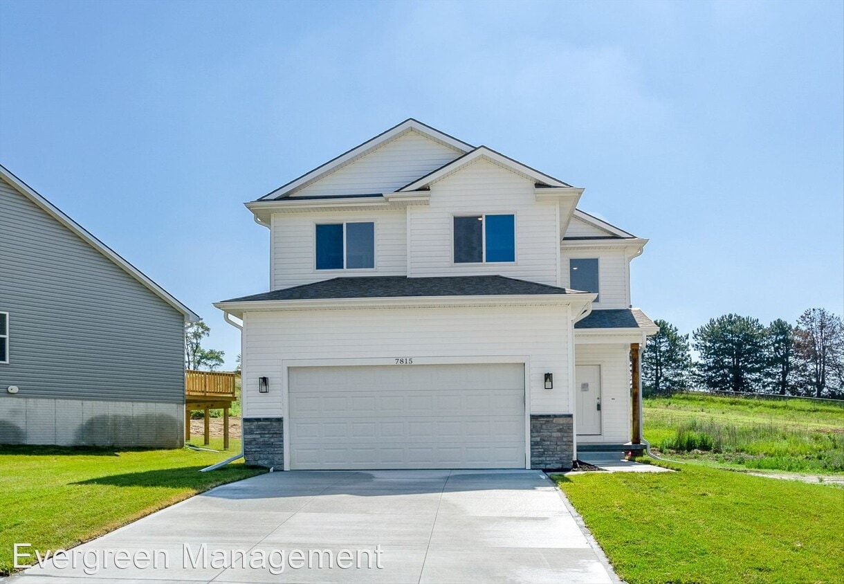 Primary Photo - 4 br, 3 bath House - 7802 N. 94th Circle