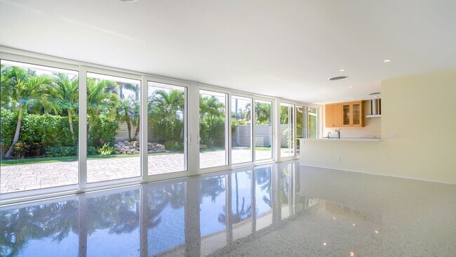 Building Photo - Lido Shores