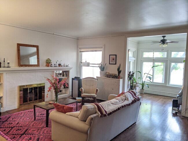 Foto del edificio - 6548 N Glenwood Ave