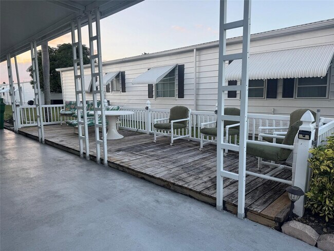 Foto del edificio - 1921 SW 83rd Ave