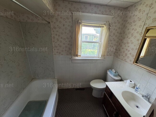 Foto del edificio - $899 - 2 bed 1 bath - Single Family Home