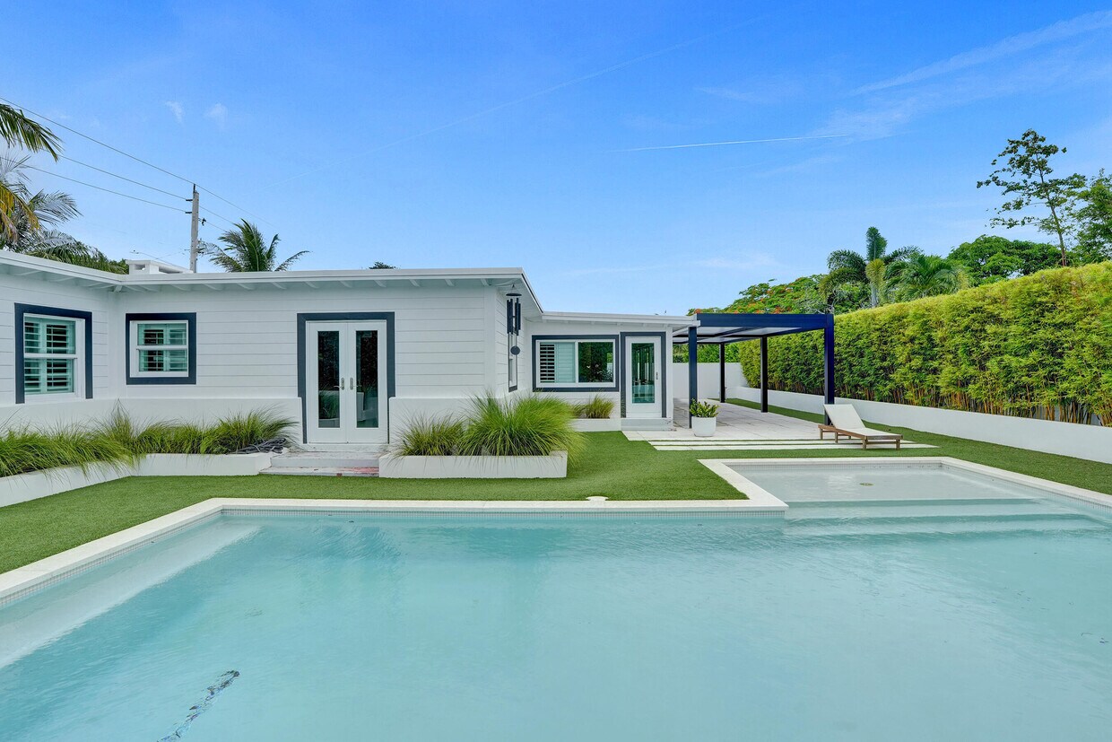 Foto principal - 915 N Swinton Ave