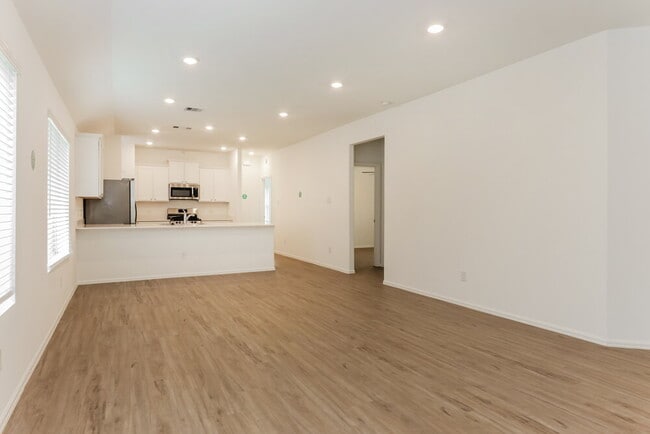 Building Photo - 1731 Sahara Dr