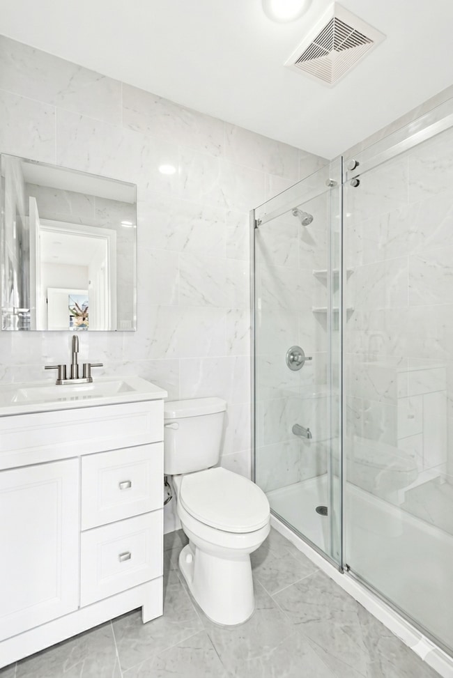 Baño - 426 McDonald Ave