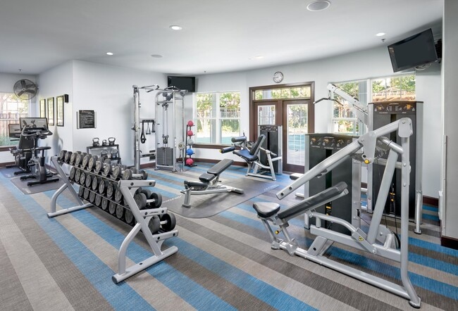 Building Photo - Signal Hill Apartment Homes