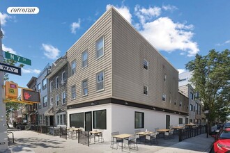 Building Photo - 240 N 7th St