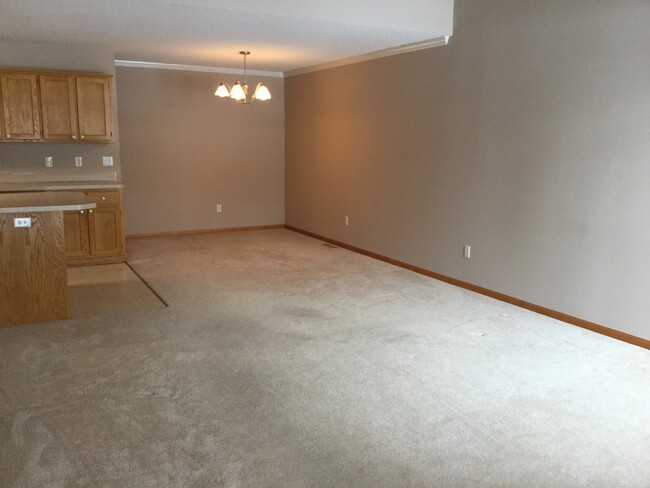 Foto del edificio - 2 Bed 2 Bath Bonus Den townhome