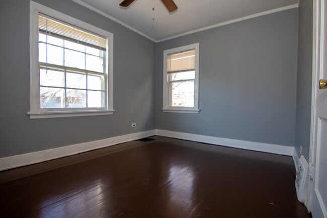 Foto del edificio - 14731 Riverside Dr