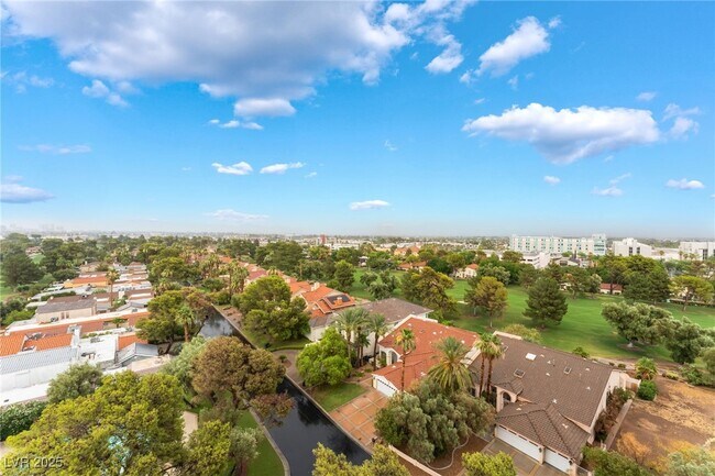 Foto del edificio - 3111 Bel Air Dr