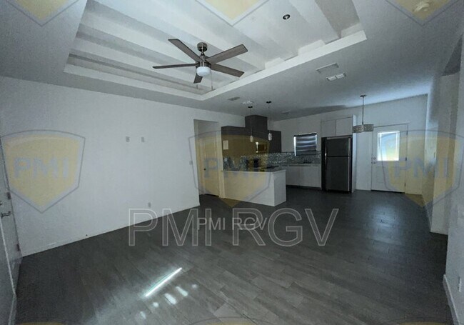 Foto del edificio - 805 W Garrison Dr