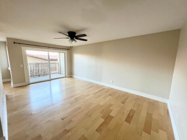Foto del edificio - Modern 2BR/2BA Hillcrest Condo with Private Balcony & Amenities