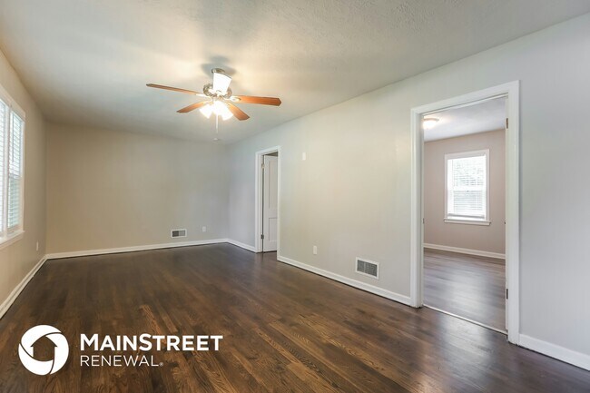 Foto del edificio - 6201 E Red Bridge Rd