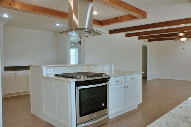 Foto del edificio - 4 bed, 3 Bath, Westside El Paso, 6447 Belton